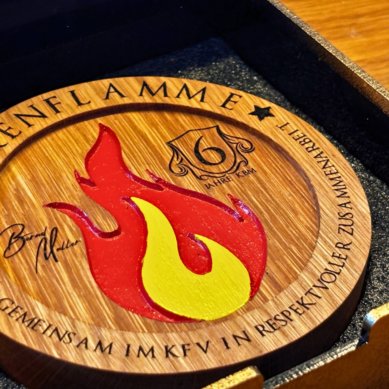 Geschenkbox für Ehrenmedaille – Bild 2